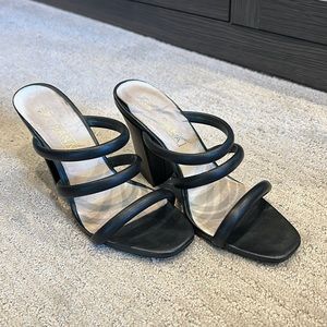 Solsana scrappy heels 38